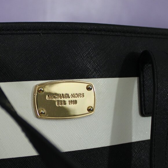 Michael Kors Jet Set Travel Large Tote & Zip Wallet Set – Black & White Saffiano - Picture 12 of 15